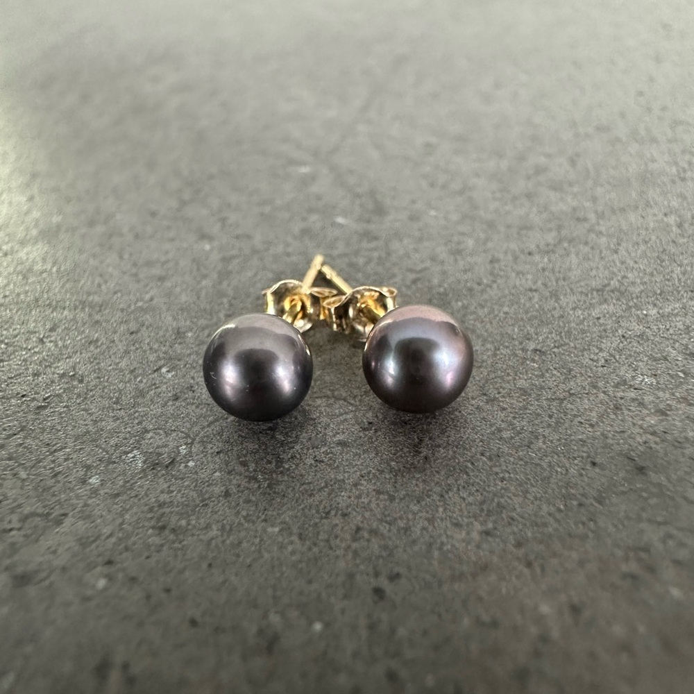 Vintage 14k Yellow Gold Freshwater Pearl Stud Earrings